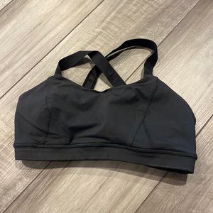 Black lululemon bra with adjust clasp strap size 8